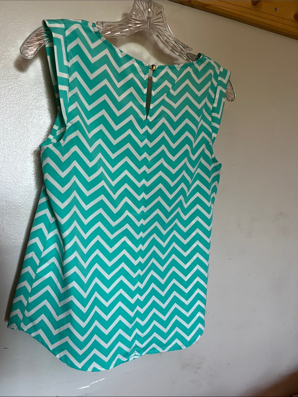 Candie's Aqua and White Chevron Sleeveless Top - Picture 5 of 5